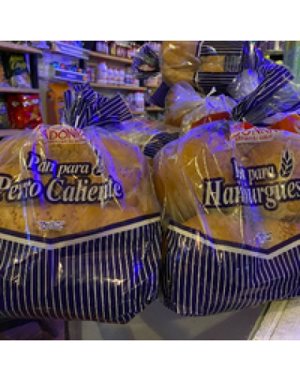 PAN DE HAMBURGUESA Y PERRO MADONNA